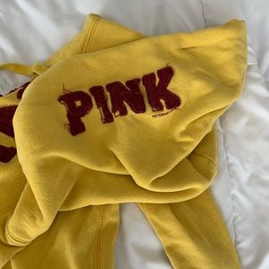 PINK Victoria's Secret Tops - Victoria’s Secret Pink ASU Sun Devils Sweatshirt PINK Victoria's Secret Tops - Victoria’s Secret Pink ASU Sun Devils Sweatshirt